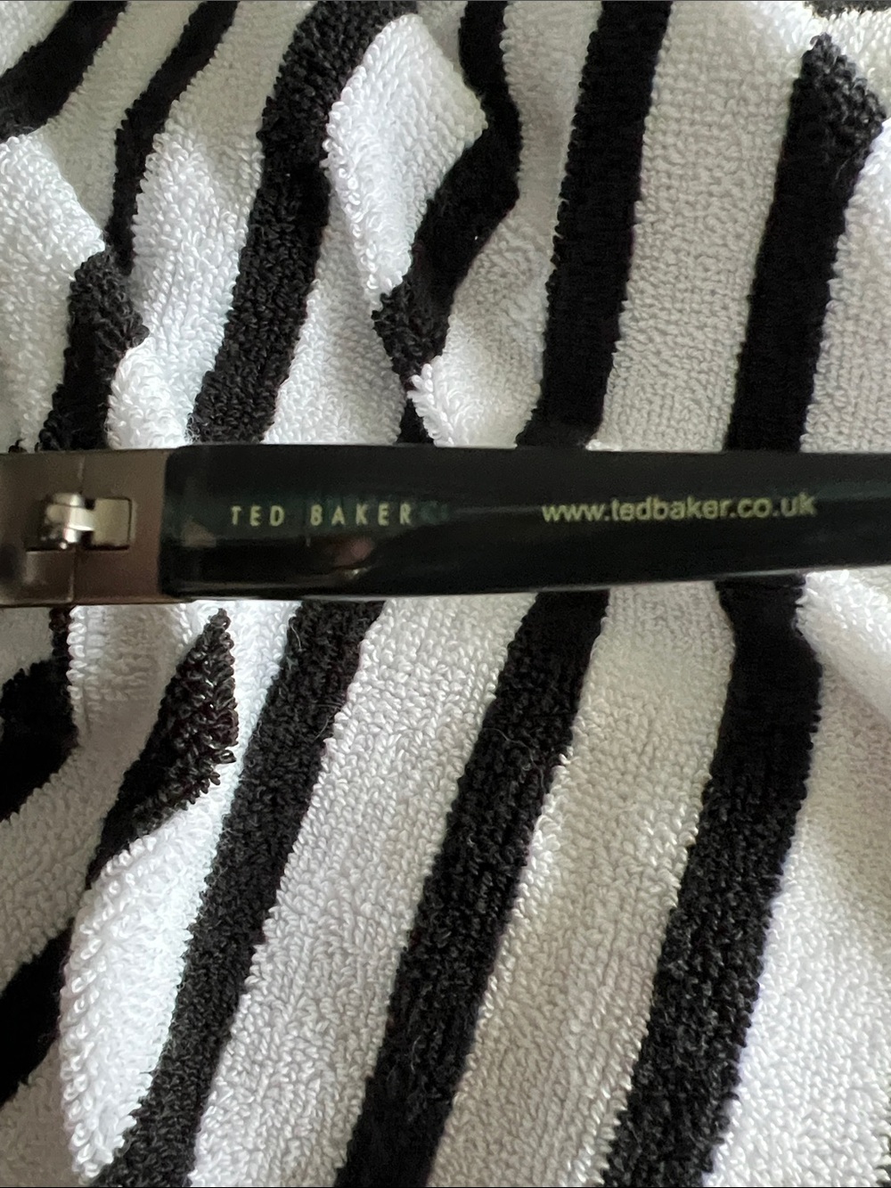 Ted Baker Teal and Black Sunglass Temple Arm with Logo - Picture 8 of 12